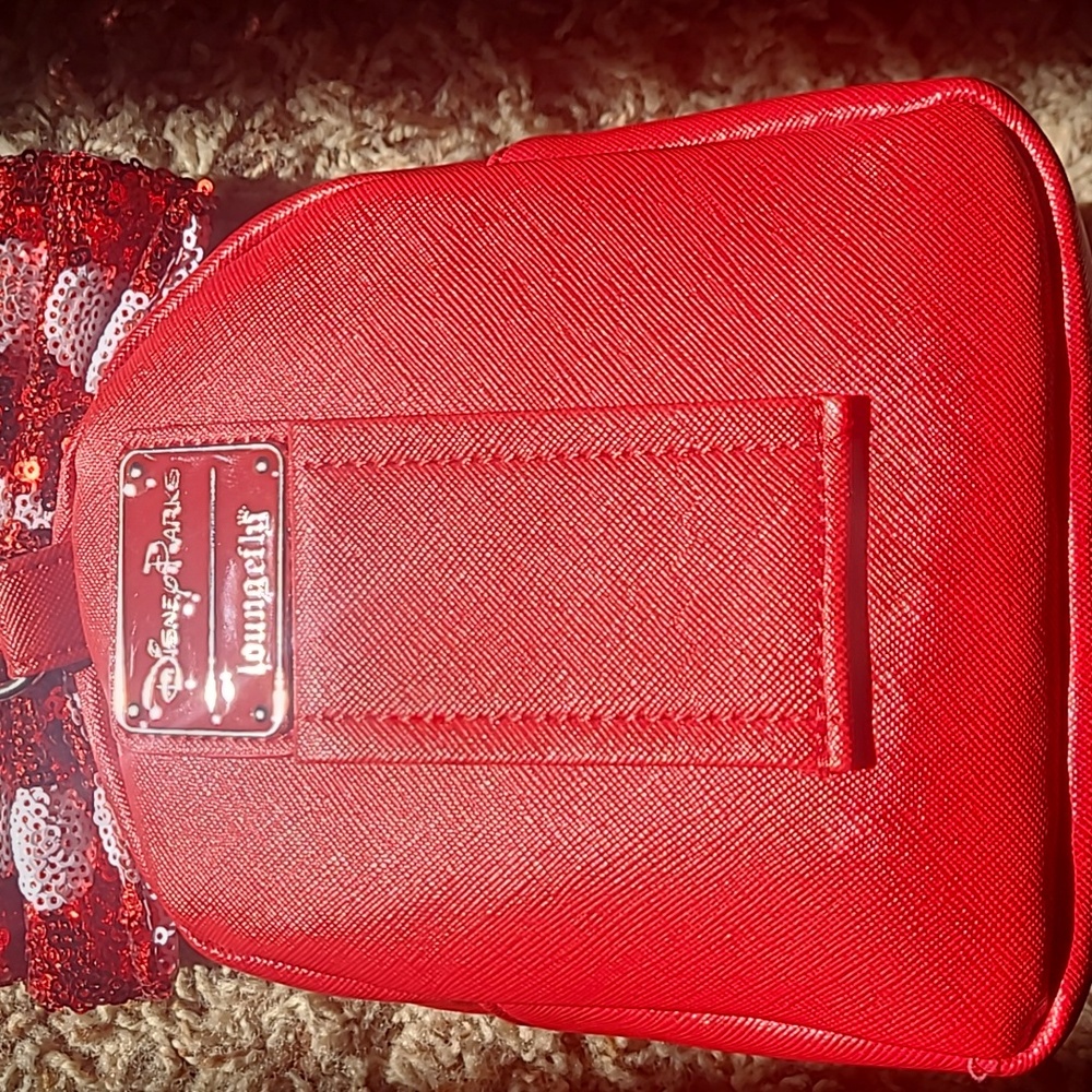 NWT Minnie Mouse Loungefly belt bag - Picture 3 of 4